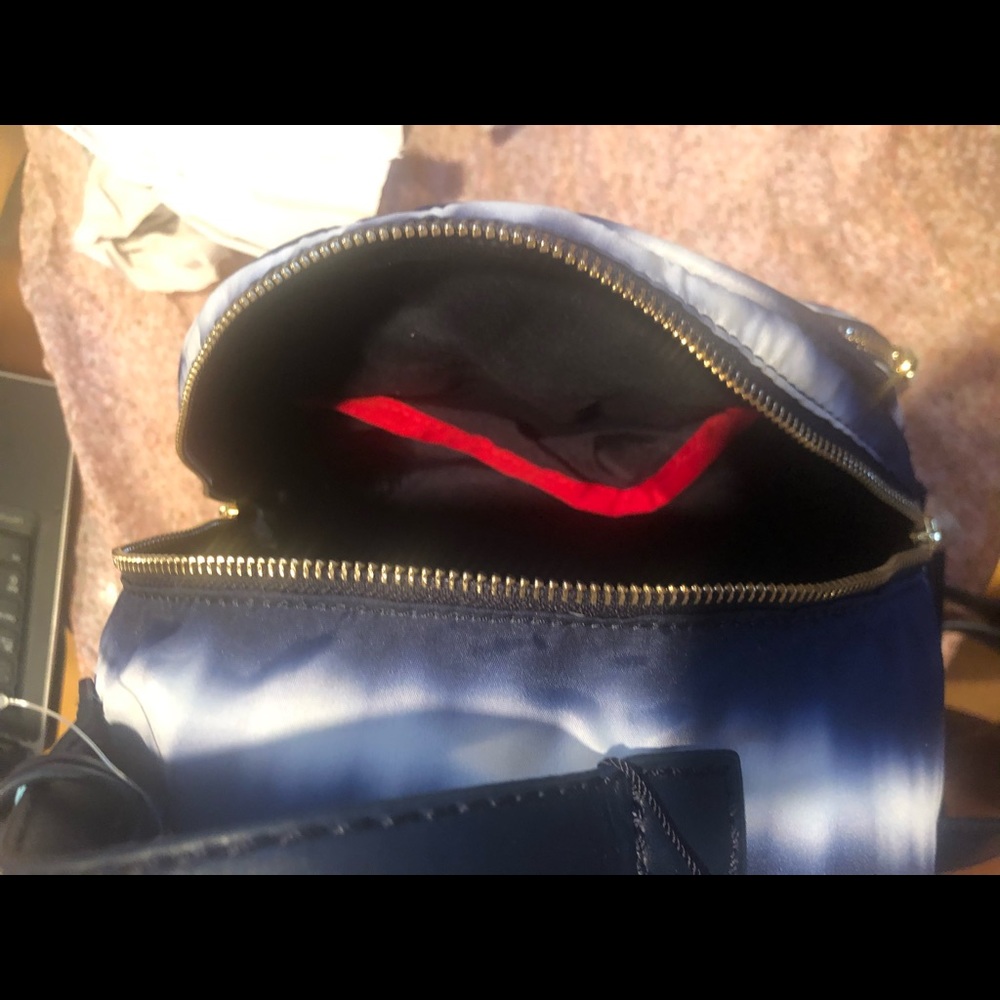 🗣SALE💥 Tommy Hilfiger Julia Dome Backpack 🌸 - Picture 4 of 5